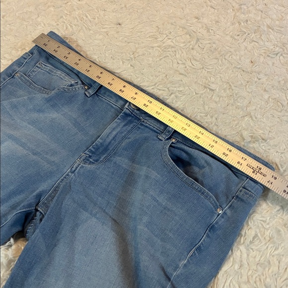 Jessica Simpson 16w Forever Rolled Skinny Jeans - Picture 4 of 7